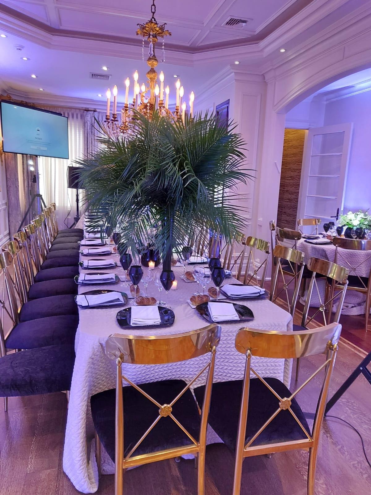 Looking for full-service catering services in New York? Contact fiesta waiters.